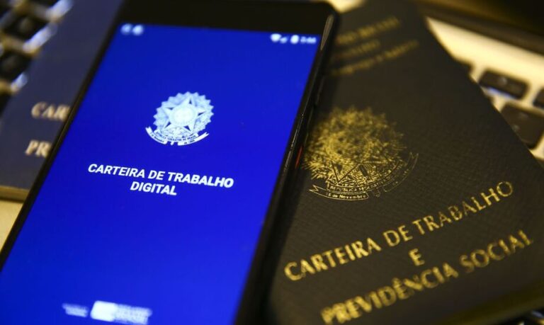 Setor de serviços atinge novo pico histórico e engata 7ª alta consecutiva em agosto