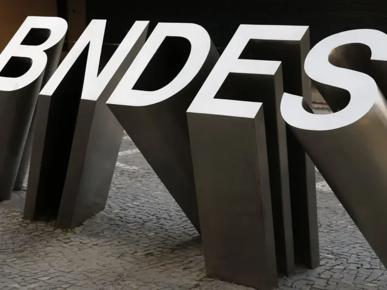 BNDES abre R$ 21 bilhões em crédito para empresas afetadas por guerras e tarifas internacionais