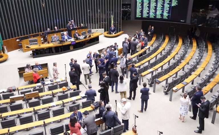 Câmara entra na semana da saúde com projetos sobre TDAH, epilepsia e fortalecimento do SUS