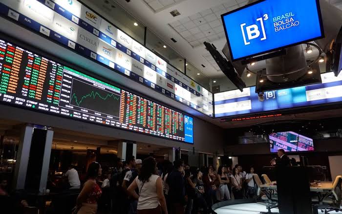 Mercado agro acompanha queda das commodities e expectativa pelo Plano Safra