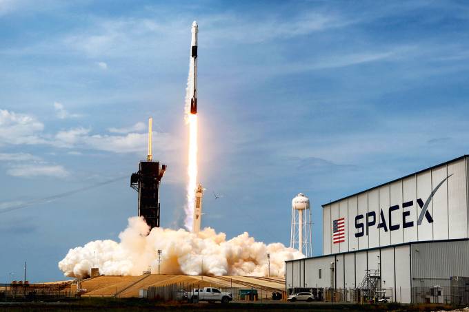Abertura de mercado: SpaceX inaugura nova era dos investimentos enquanto Brasil monitora inflação e risco fiscal