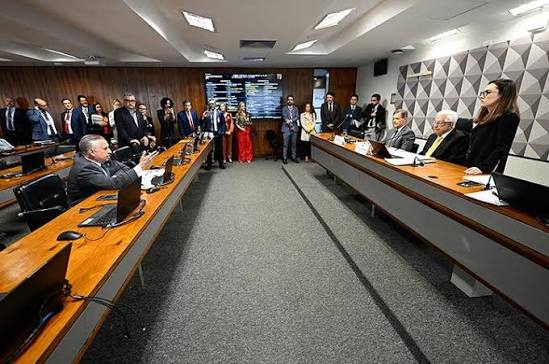 Comissão aprova projeto que permite trabalho temporário sem perda do seguro-defeso
