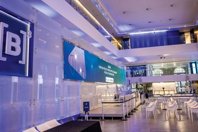 Ibovespa busca fechar setembro em alta com inflação americana e eleições no radar